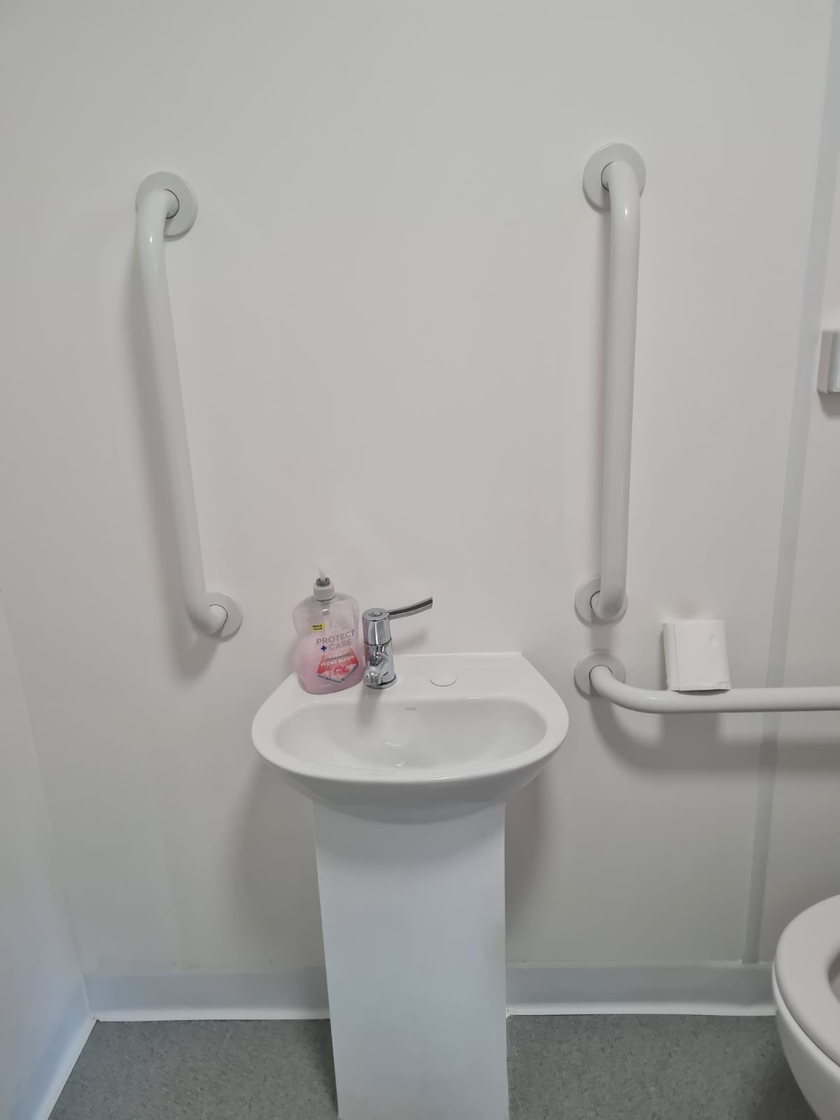 Room 6 — photo 10